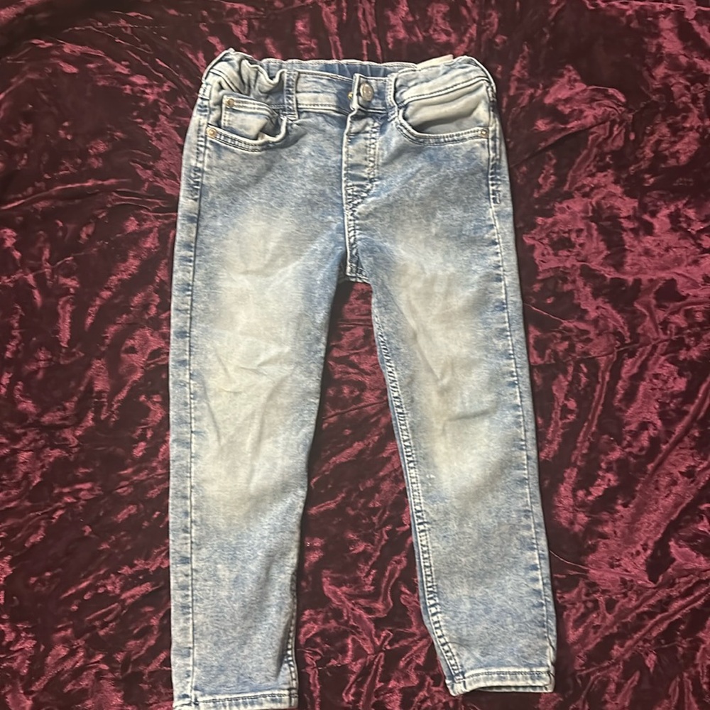 Kids clothes (Gently used)